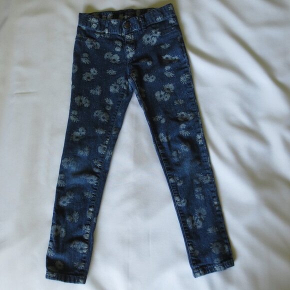 🎉5 For $15🎉 Girl's denim jeggings w flowers SIZE 8 - Picture 10 of 10
